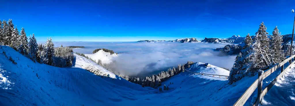 Vue depuis le Moléson au-dessus des nuages, Fribourg Suisse — accompagnement garde alternée